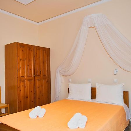 Villa Nikos Karamolegkos Kamari ภายนอก รูปภาพ