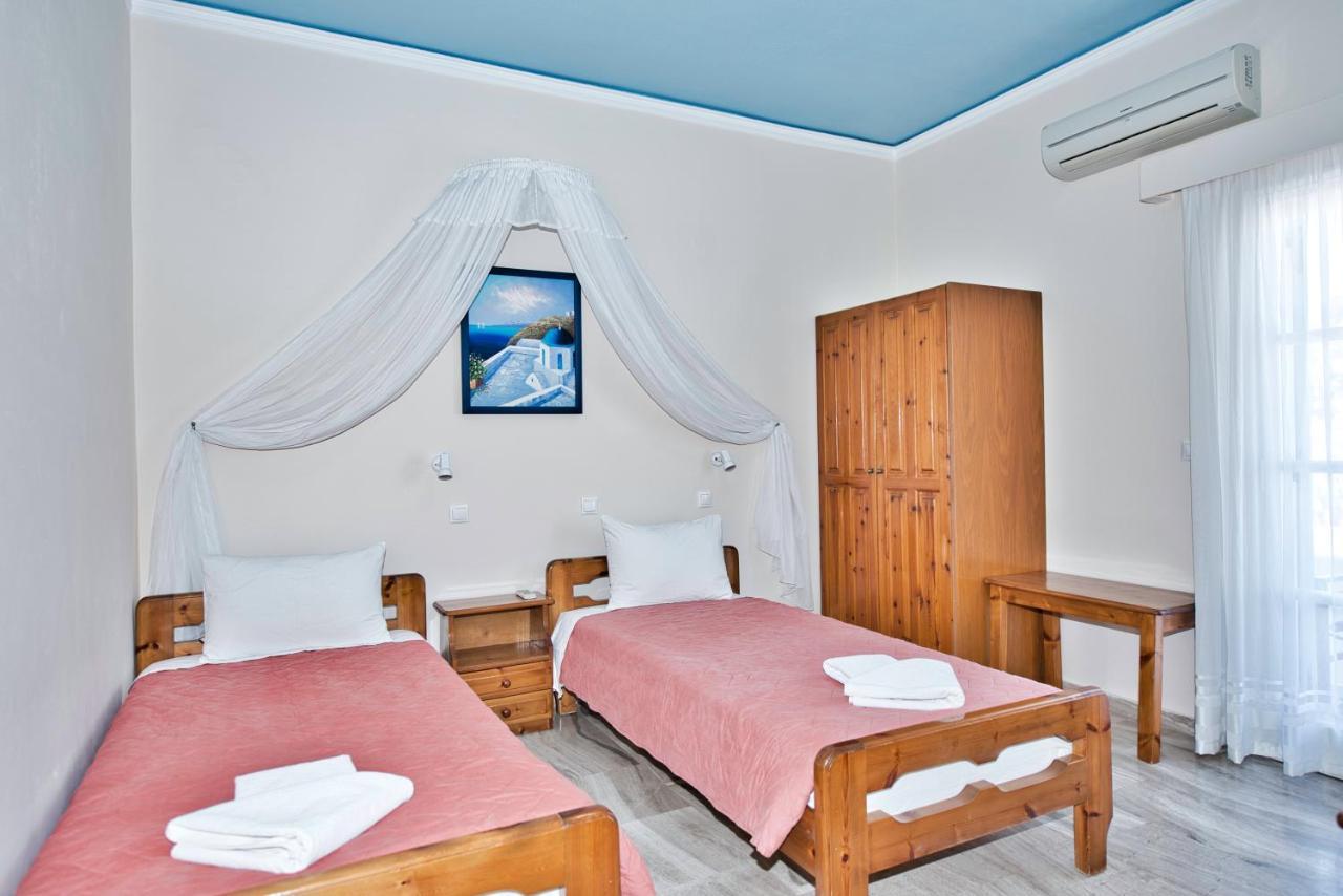 Villa Nikos Karamolegkos Kamari ภายนอก รูปภาพ