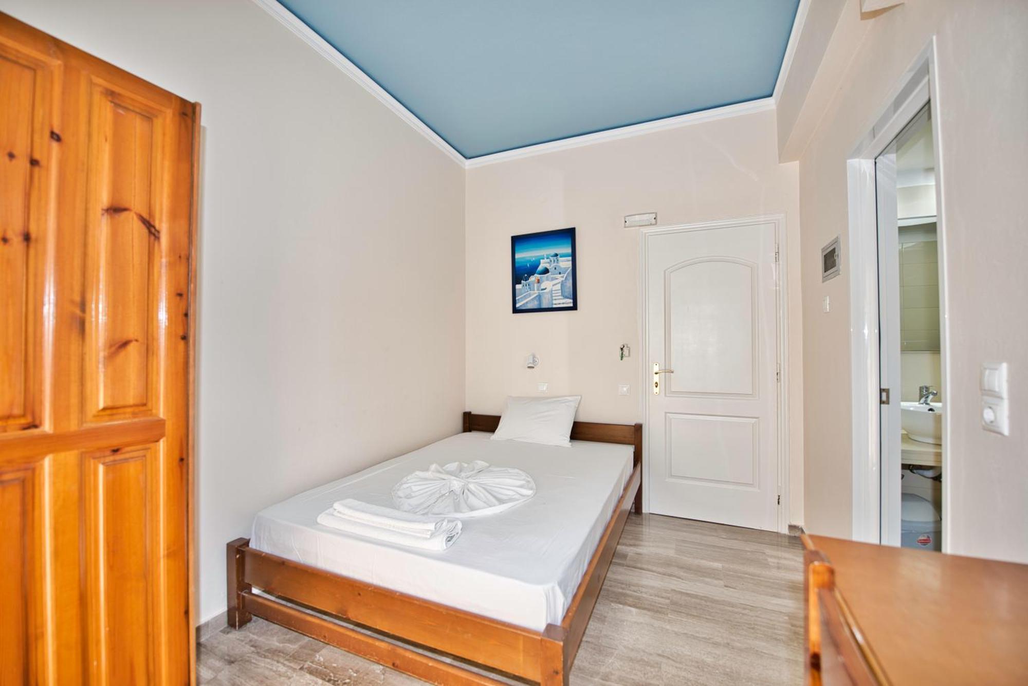 Villa Nikos Karamolegkos Kamari ภายนอก รูปภาพ