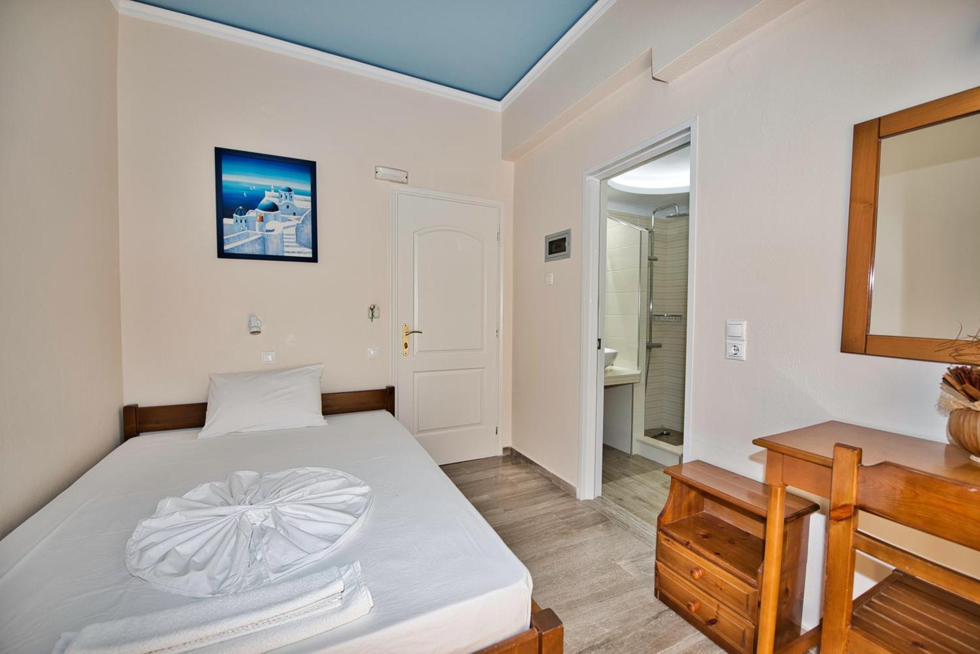 Villa Nikos Karamolegkos Kamari ภายนอก รูปภาพ