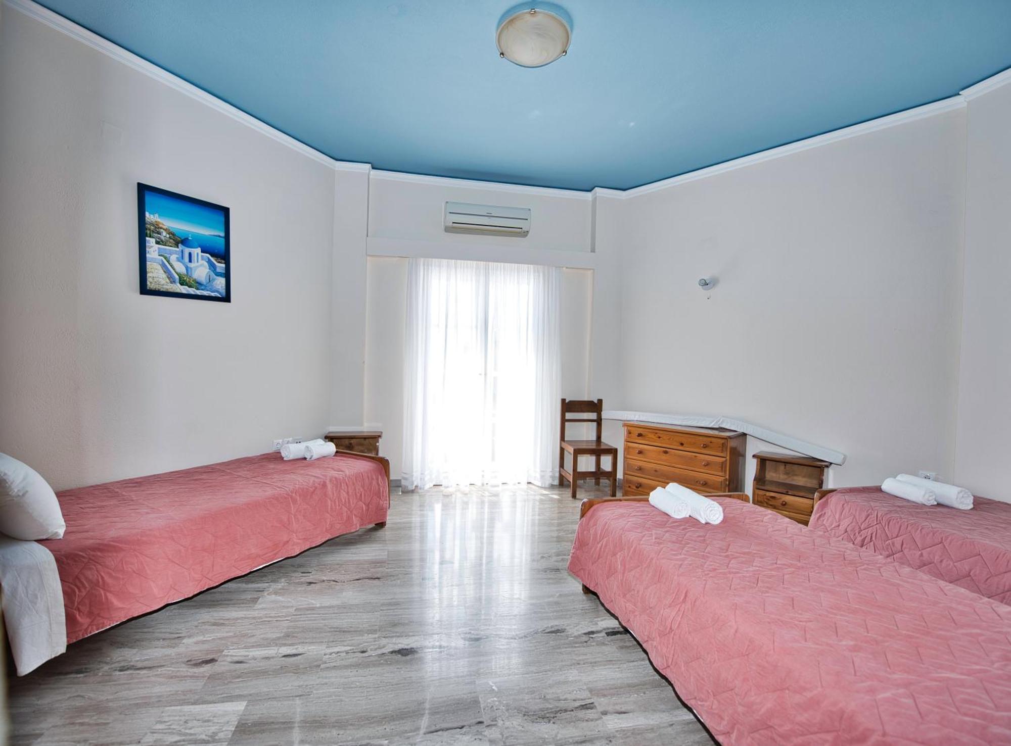 Villa Nikos Karamolegkos Kamari ภายนอก รูปภาพ