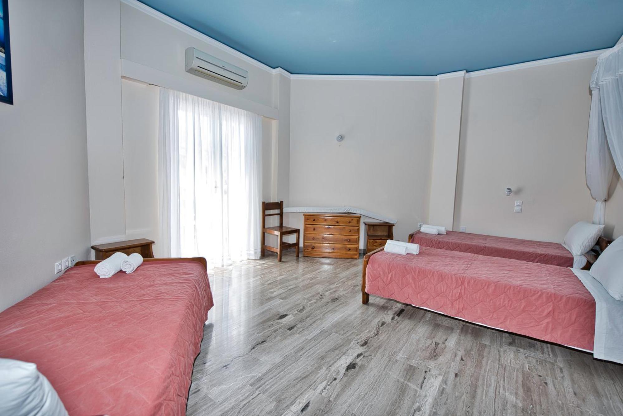Villa Nikos Karamolegkos Kamari ภายนอก รูปภาพ