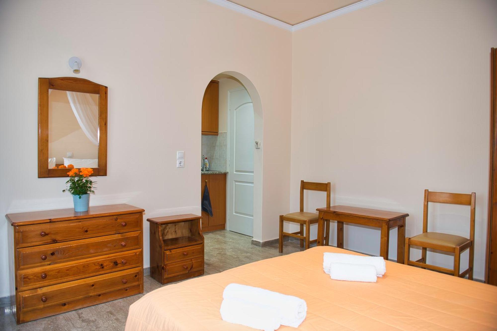 Villa Nikos Karamolegkos Kamari ภายนอก รูปภาพ